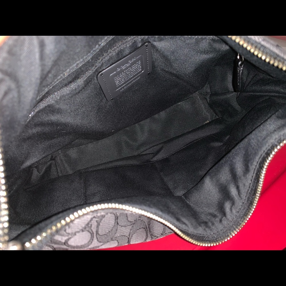 Coach crossbody - Picture 3 of 3